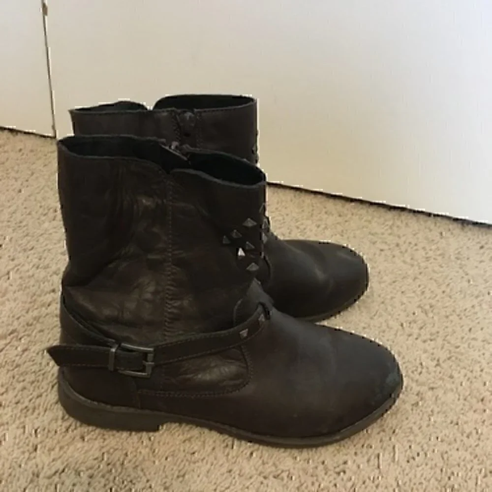 Girls Old Soles brown leather boots size EU 35